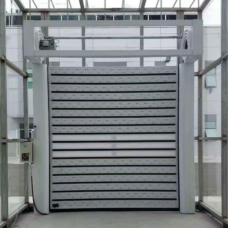La porta del pannello duro si deformerà dopo l'utilizzo a lungo termine?